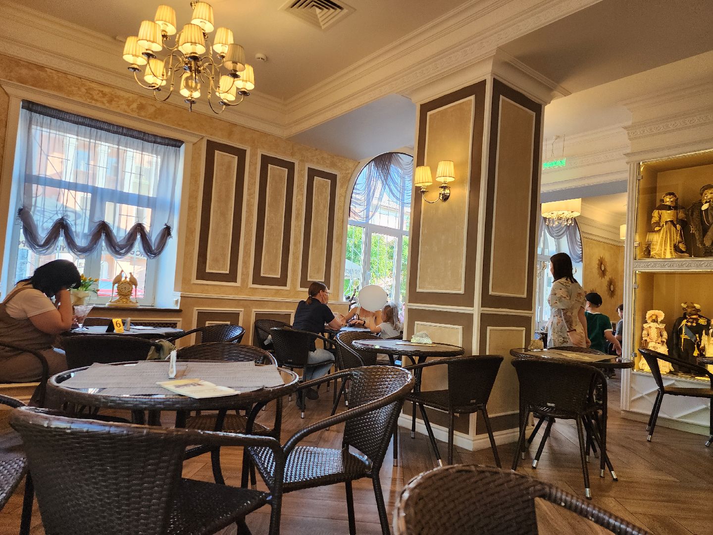 серпухов, подмосковье, дом мороженого, музей кукол, музей кукол и дом мороженого,