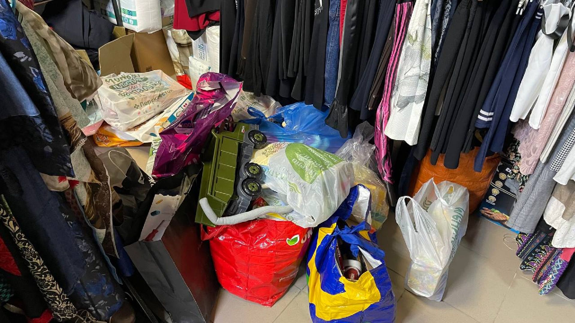 благотворительность, помощь детям, жители Белгорода, гуманитарная помощь, самокаты, велосипеды, летний досуг, щёлково,