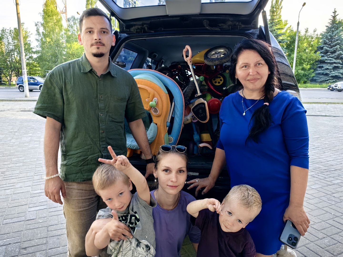 благотворительность, помощь детям, жители Белгорода, гуманитарная помощь, самокаты, велосипеды, летний досуг, щёлково,