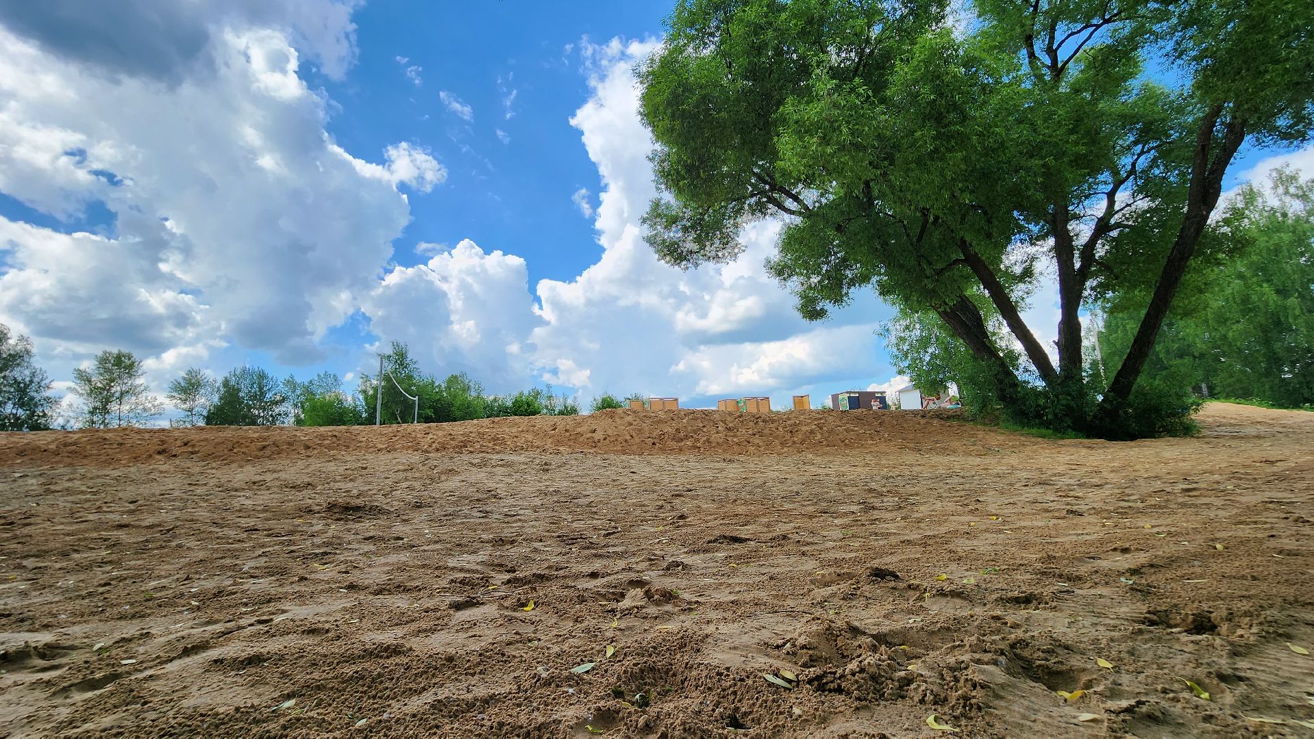 лето в подмосковье, пляж, река истра,