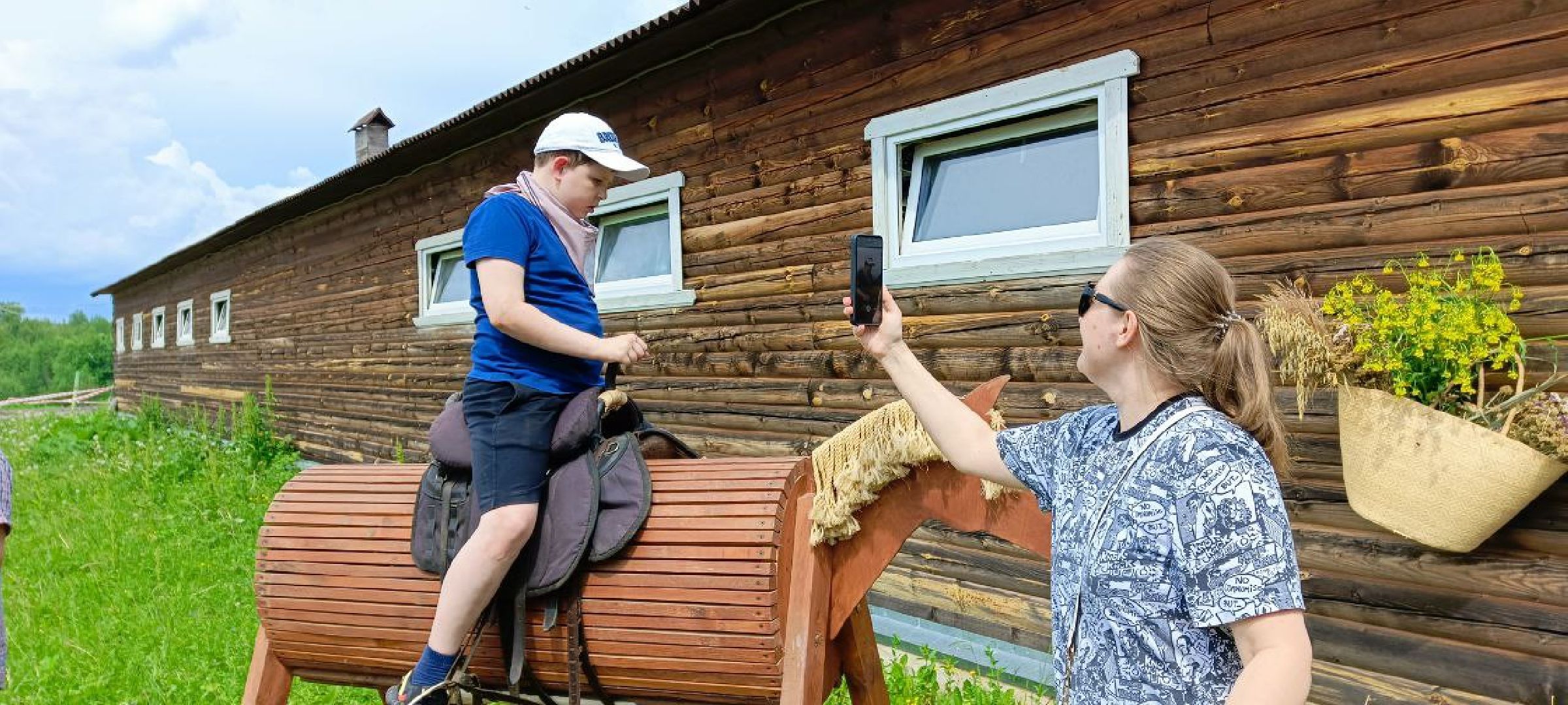 Дмитров, Сообщество Дело жизни, Конный клуб Харламово,