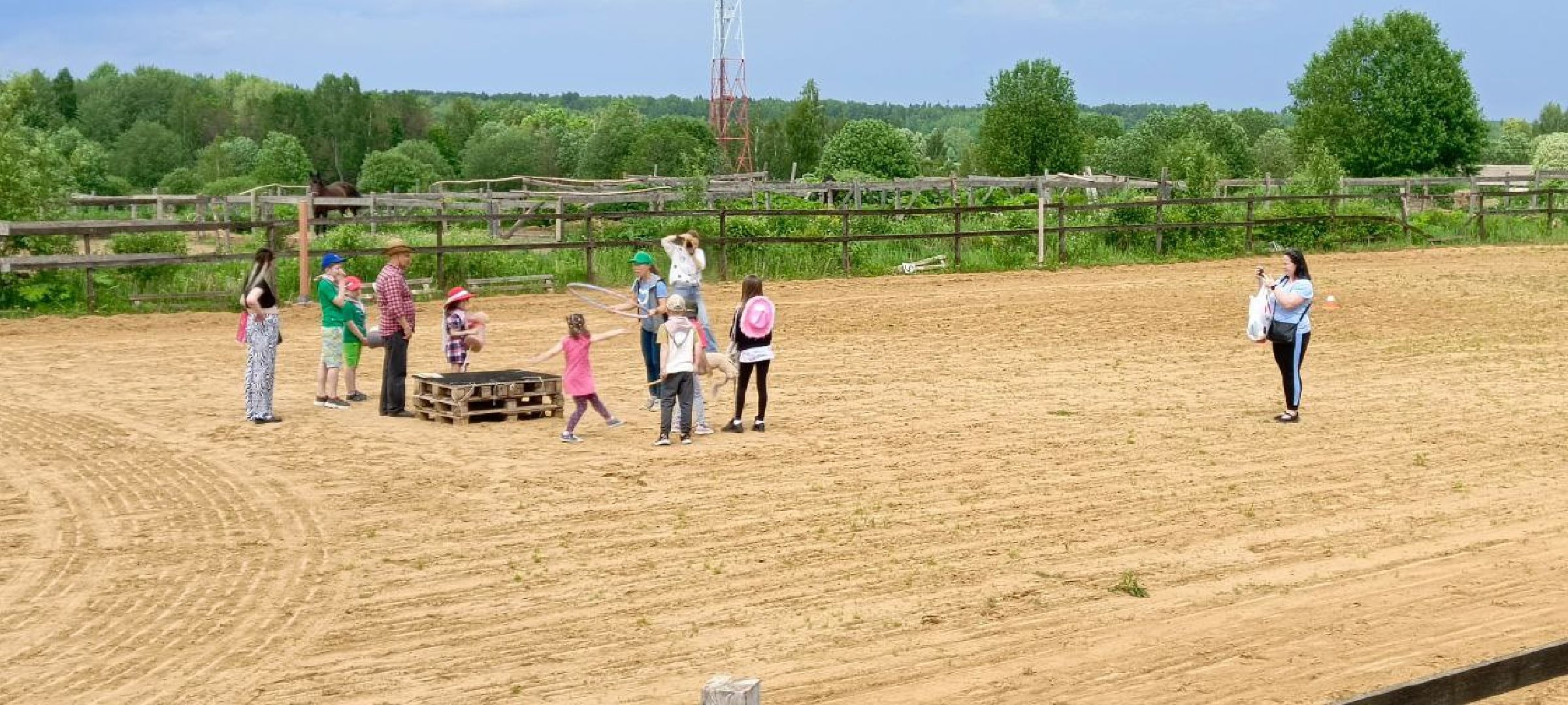 Дмитров, Сообщество Дело жизни, Конный клуб Харламово,