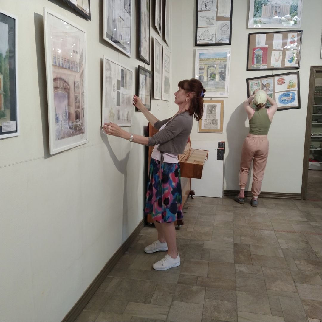 5 дом, галерея, ул Жуковского, пленэрные зарисовки, Нина Верникова, Наталия Трусилова, Екатерина Плугина, ЖДШИ 1, Жуковская Детская школа искусств 1,