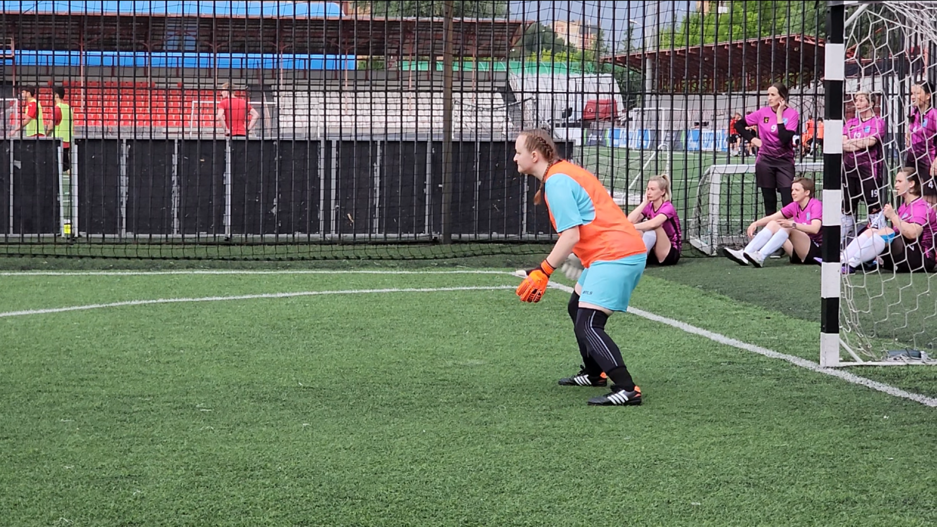 химки, спорт, футбол, женский футбол, футбольные мамы, футбольный матч,