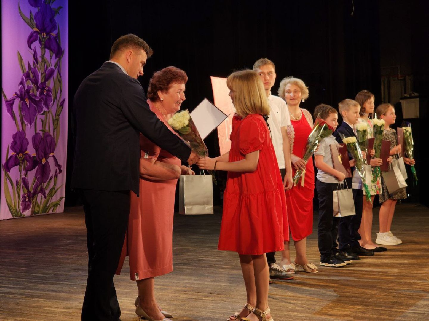 можайск, можайский городской округ, подмосковье, награждение, школьники, глава округа, достижения, образование, одаренные дети,