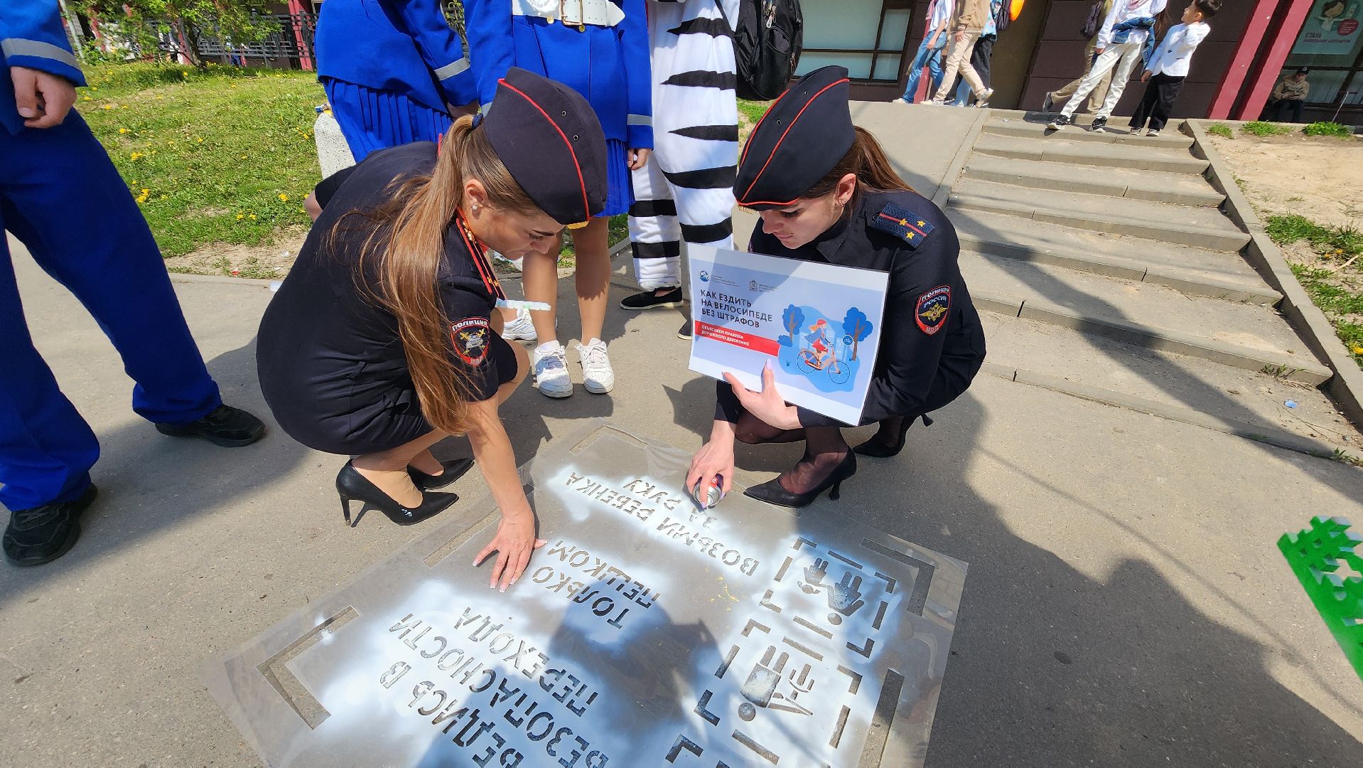госавтоинспекторы, госавтоинспекция, ОГИБДД, ГАИ, Домодедово, Подмосковье, ПДД, рейд, рейд безопасности, рейд гибдд, ЮИД, Юные инспекторы, дорожное движение, безопасность, Дорога, Школа, Школьники, Тротуар, Зебра,