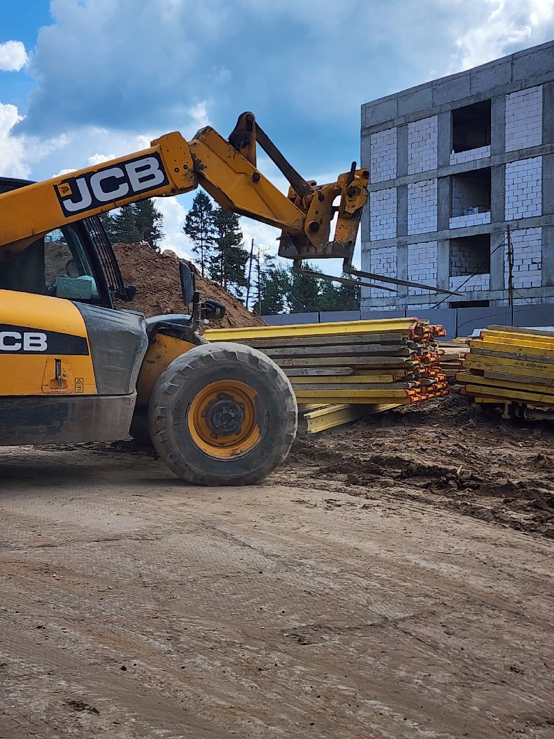 Стоительство школы,