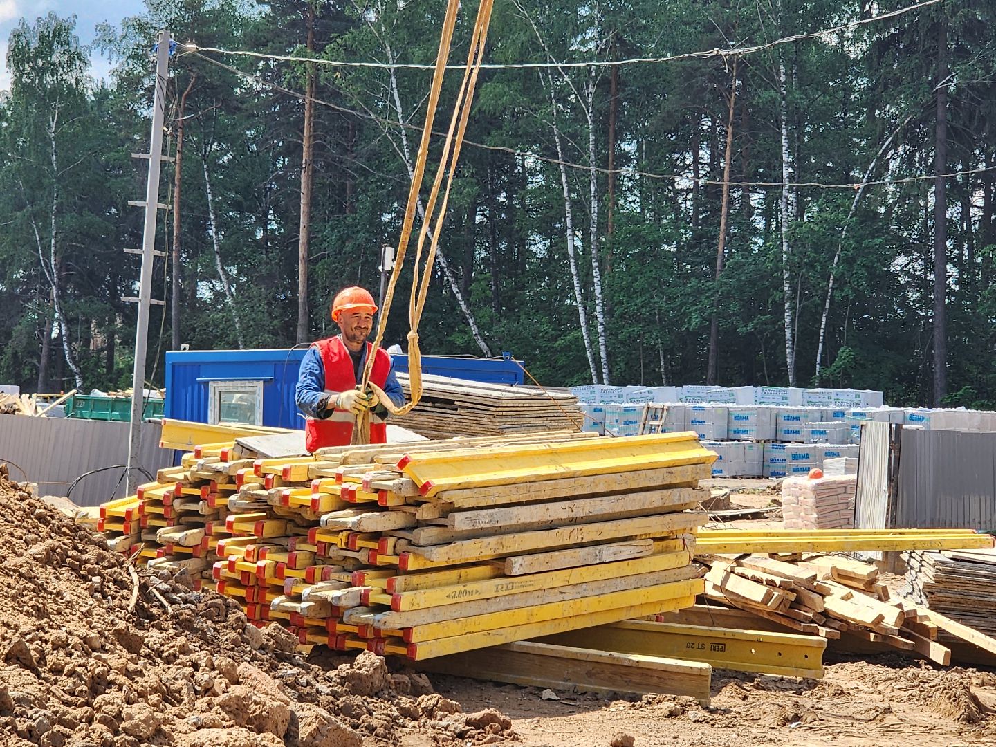 Стоительство школы,