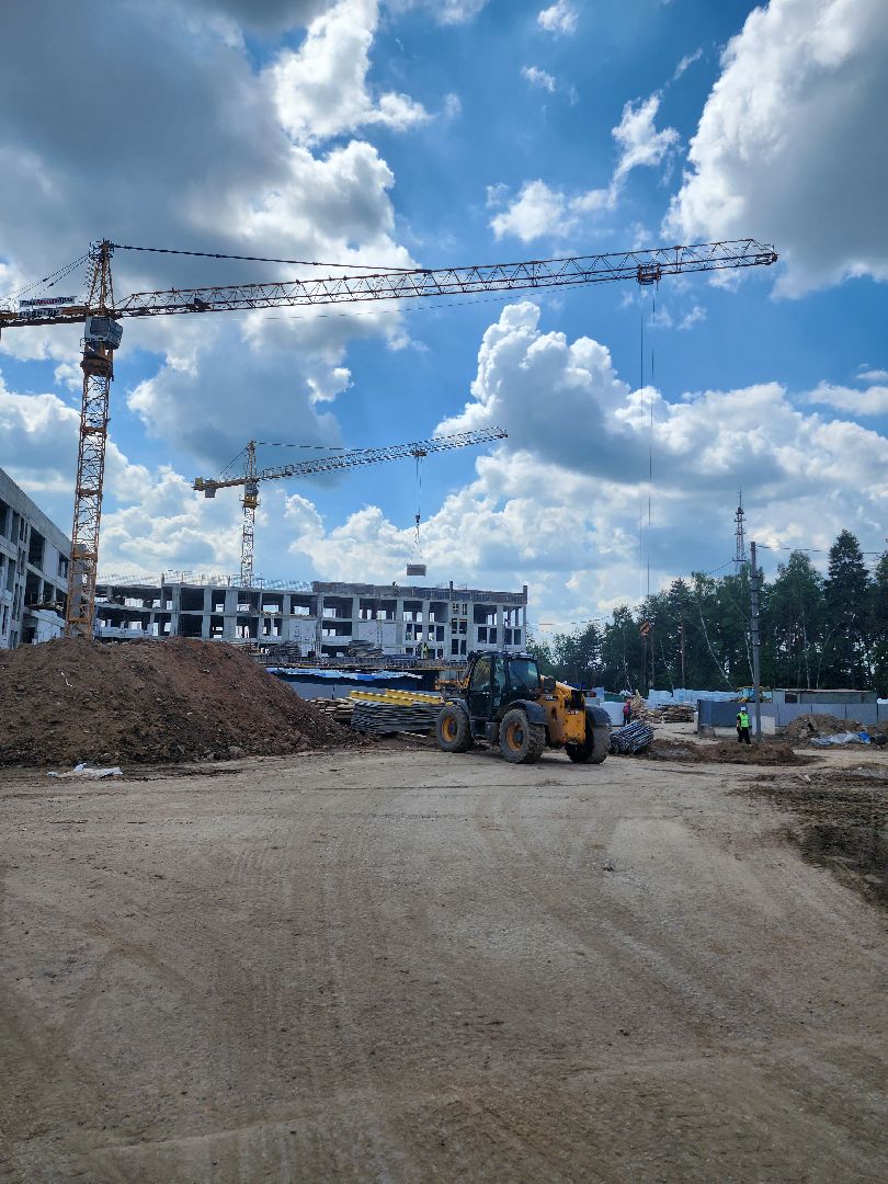 Стоительство школы,