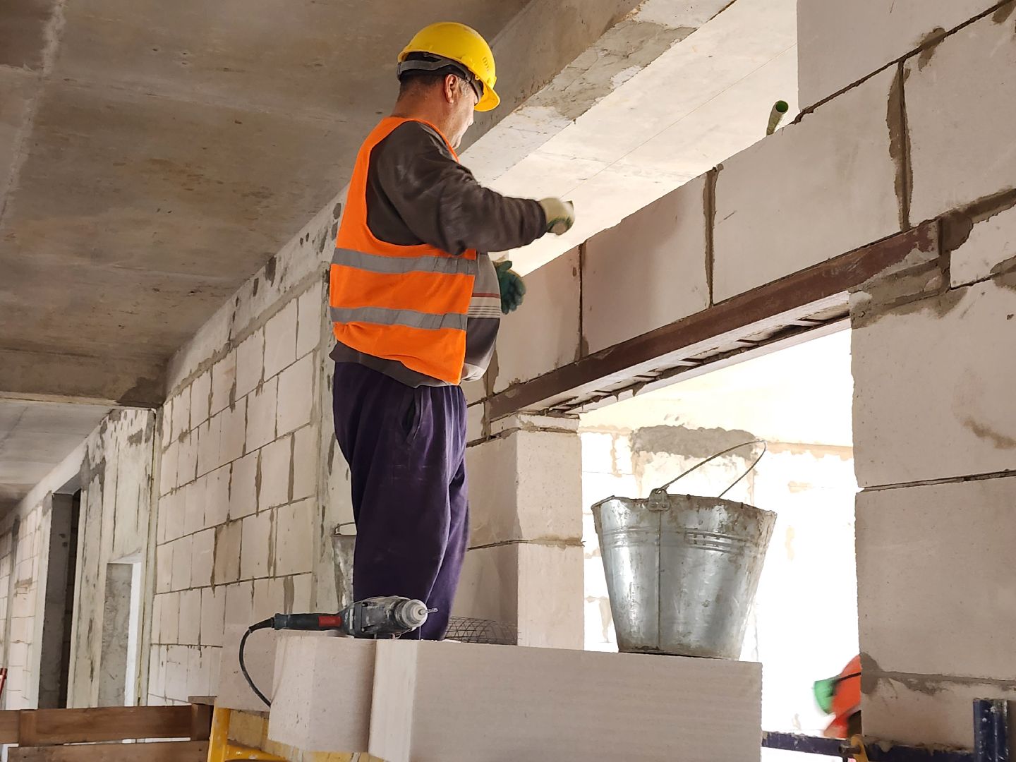 Стоительство школы,