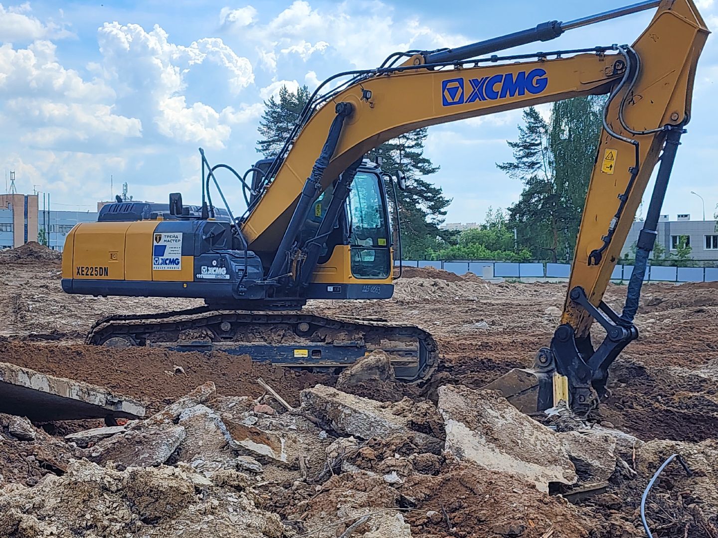 Стоительство школы,