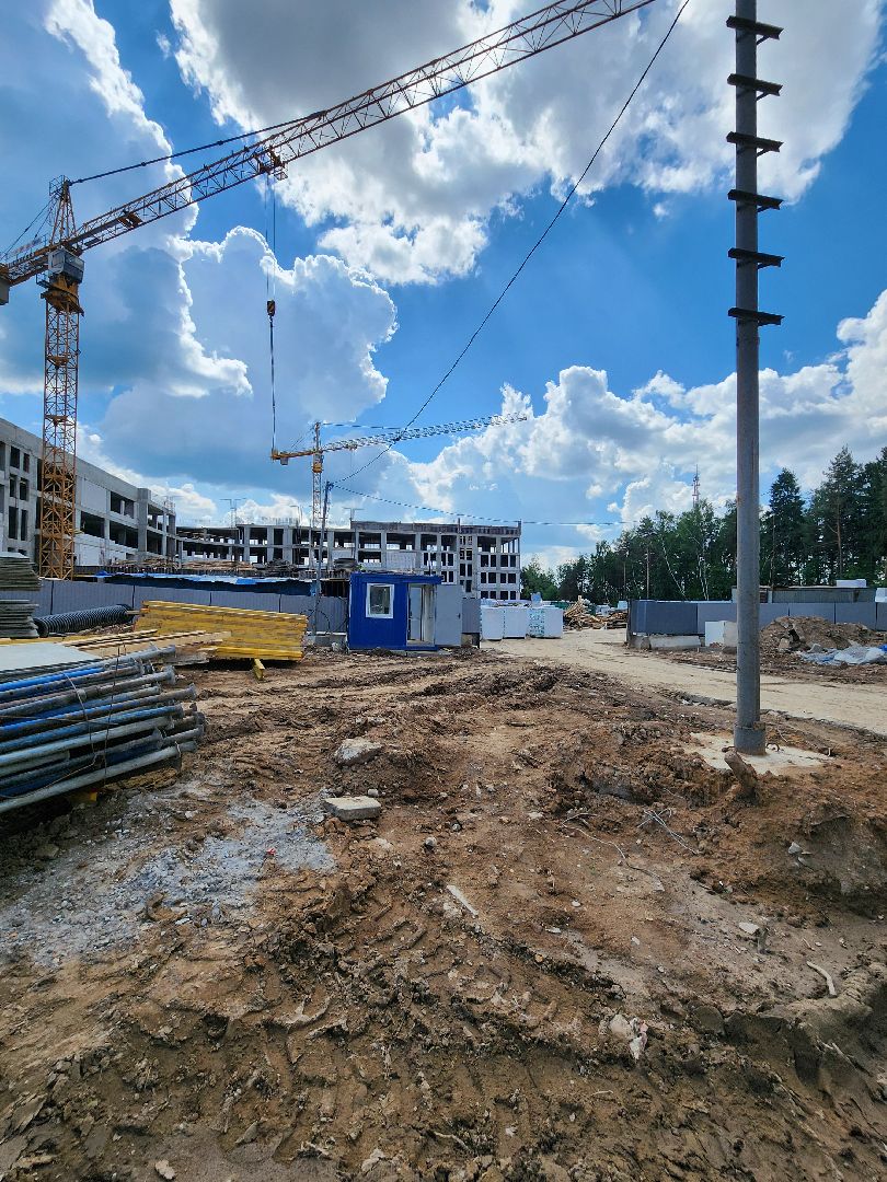 Стоительство школы,