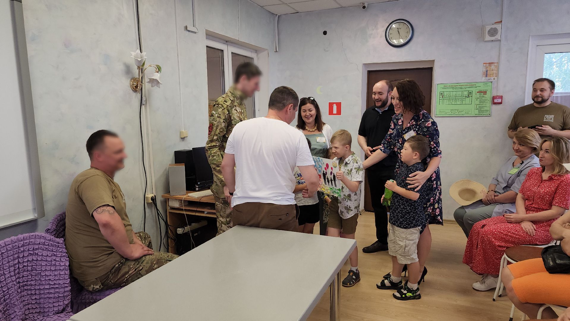 ивантеевка, дети инвалиды, взрослые, бойцы сво, встреча, подарки бойцам,