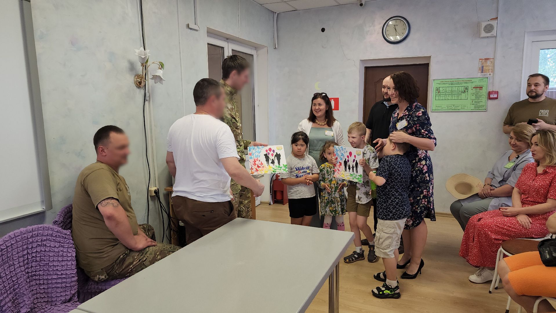 ивантеевка, дети инвалиды, взрослые, бойцы сво, встреча, подарки бойцам,