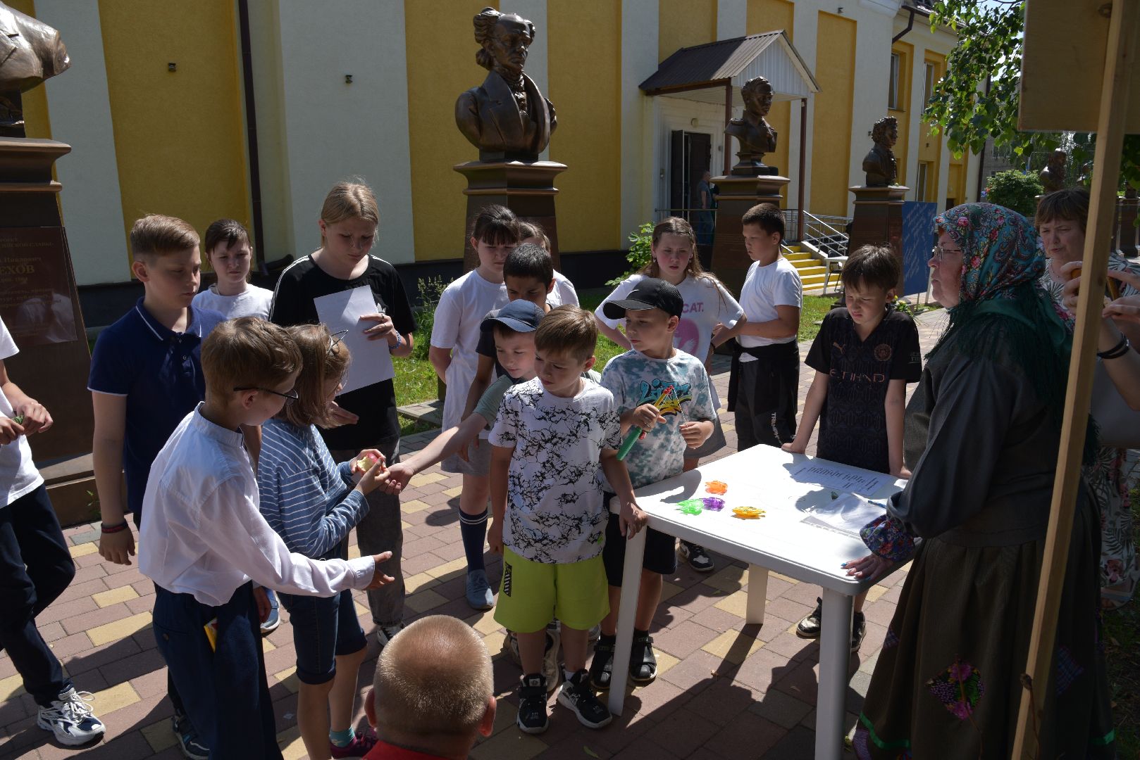 лотошино, лотошинский цдк, 225 лет пушкину, библиотека, дети,