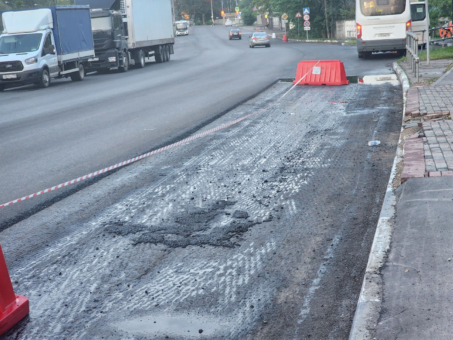 долгопрудный, бордюрный камень, дорожные работы, асфальт, ограждение,