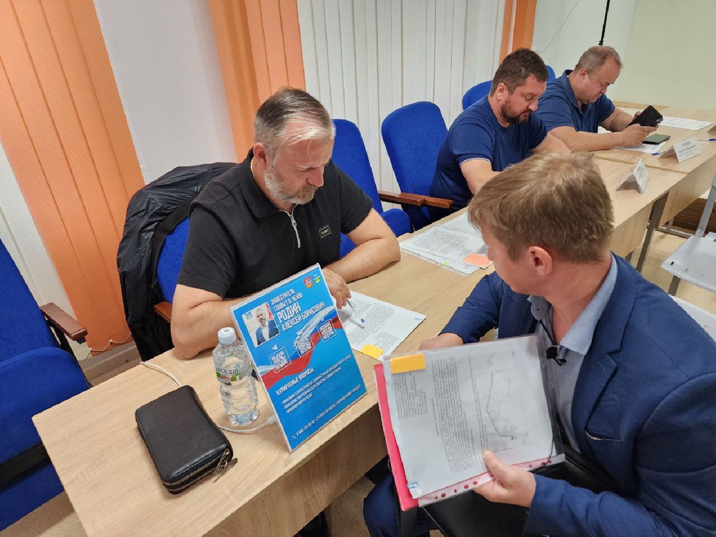 чехов, выездная администрация, жители, тротуар, дорога,