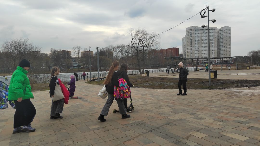 Пушкино, Пушкинский округ, весна в Подмосковье, люди, дети, общество, весна