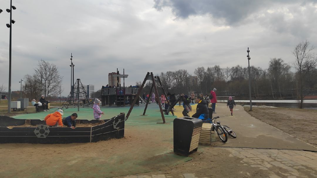 Пушкино, Пушкинский округ, весна в Подмосковье, люди, дети, общество, весна