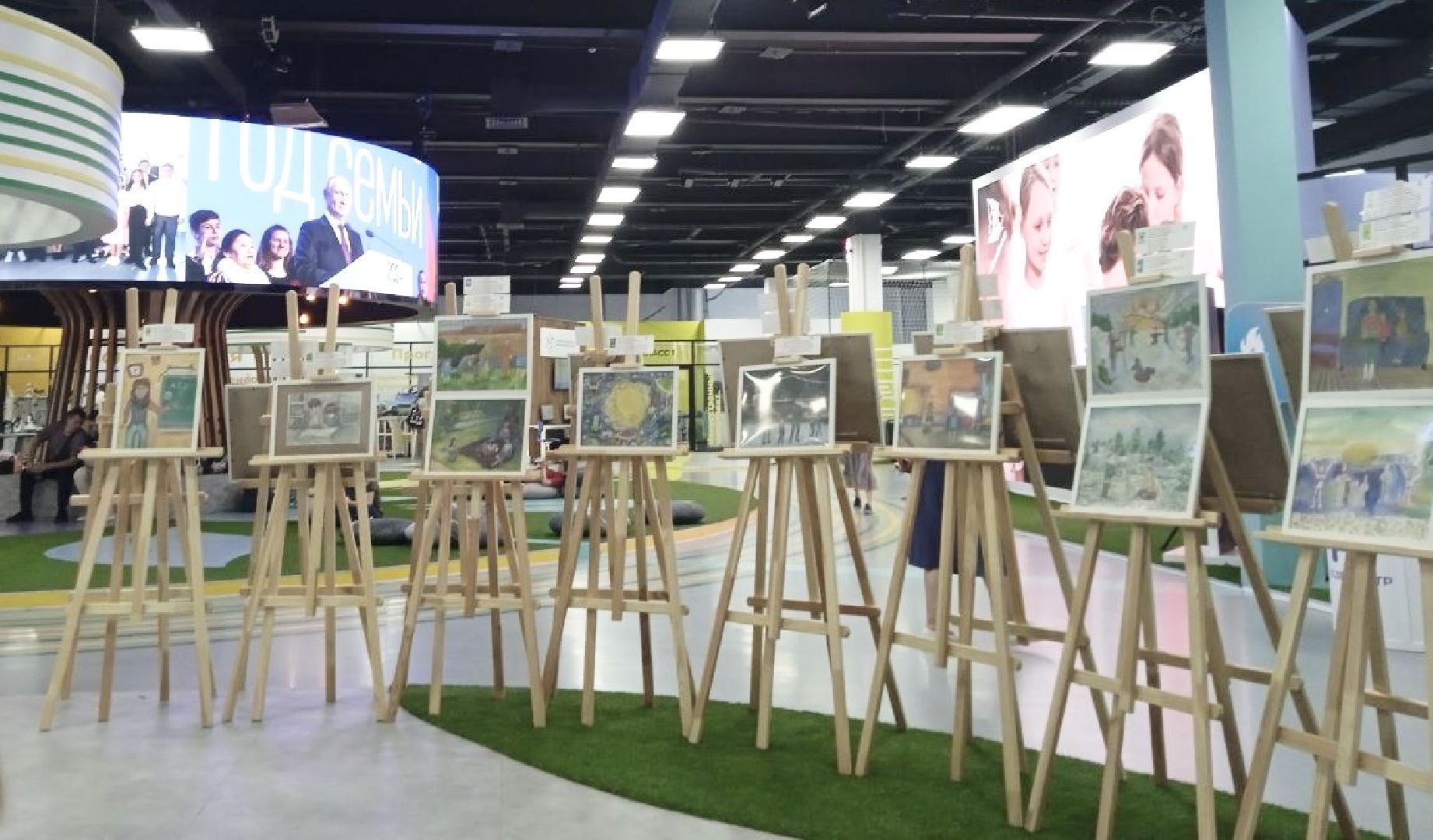 Балашиха, Подмосковье, Выставки рисунков, мама почитай мне а я нарисую, клубное сообщество саввинской библиотеки,