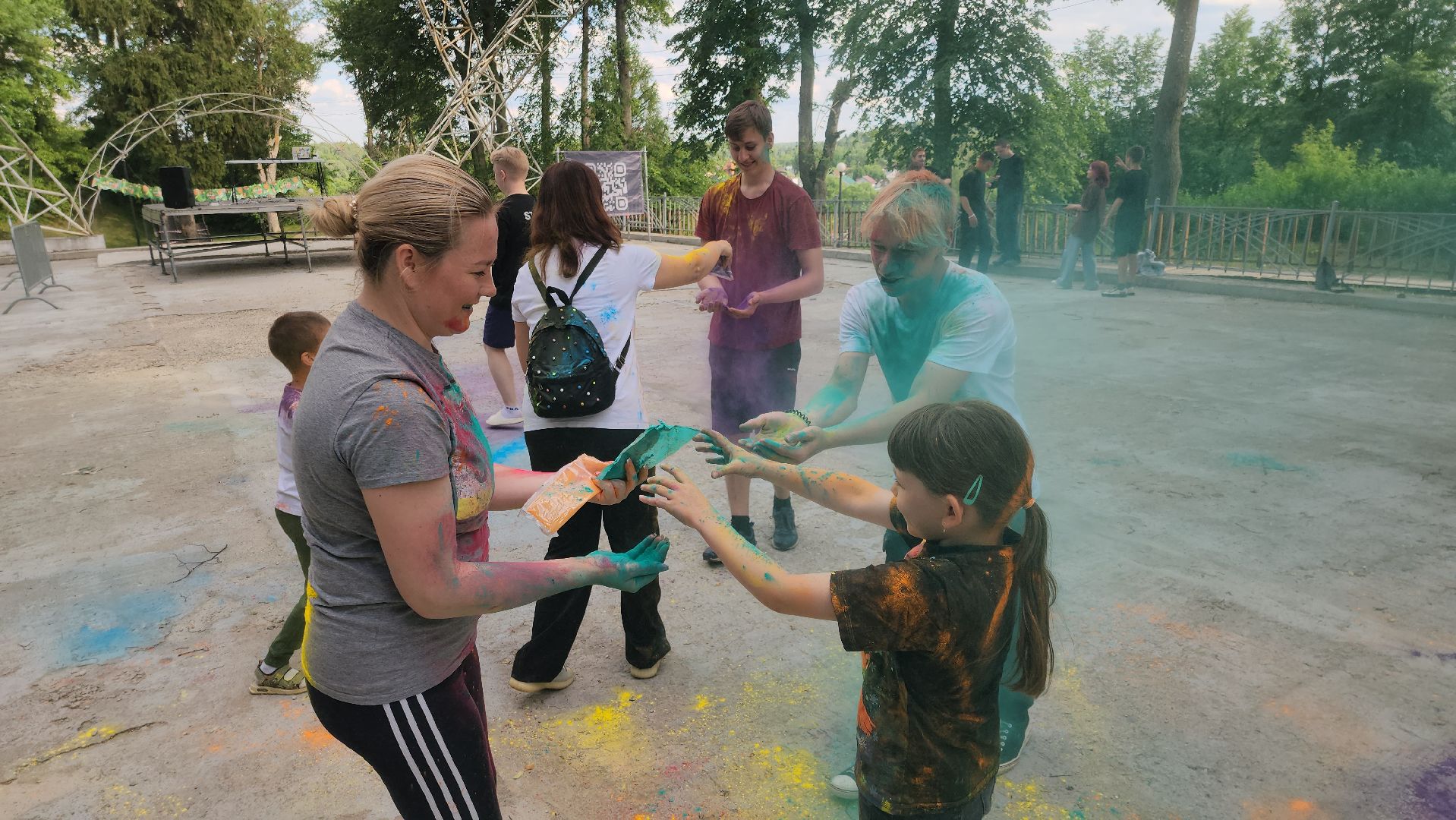праздник красок, парки подмосковья, парк городок, руза, рузский городской округ, лето в подмосковье, лето в рузе,