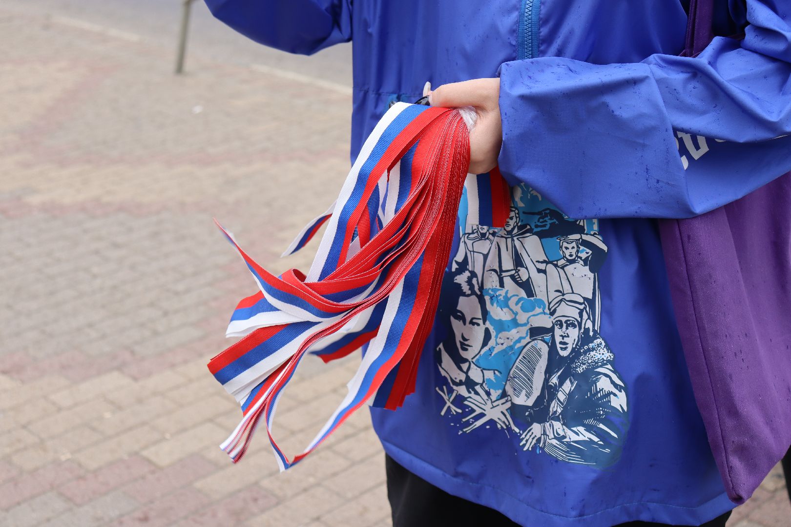 день россии, триколор, волонтеры победы,