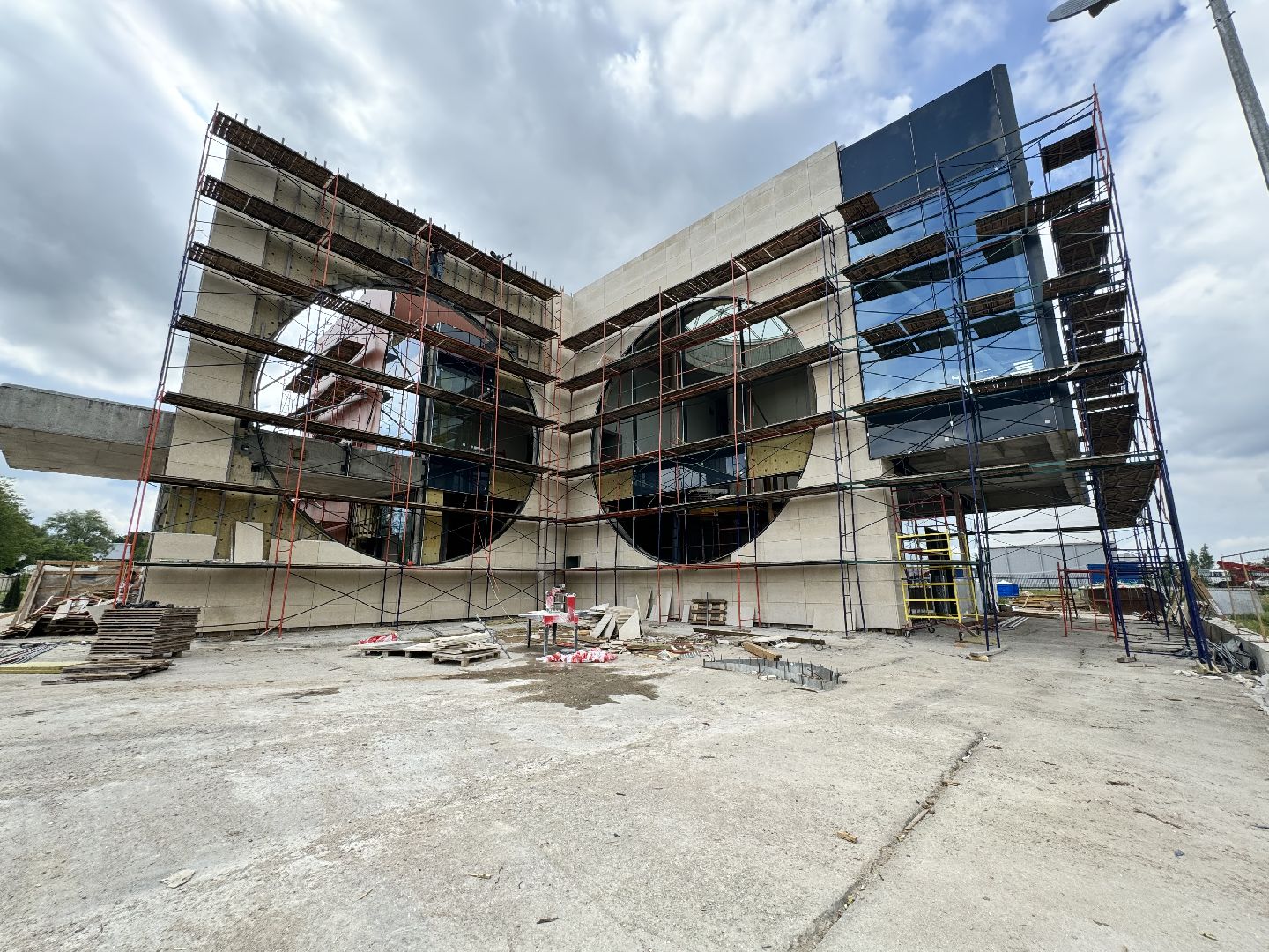 шаховская, дворец торжеств, строительство, остекление,