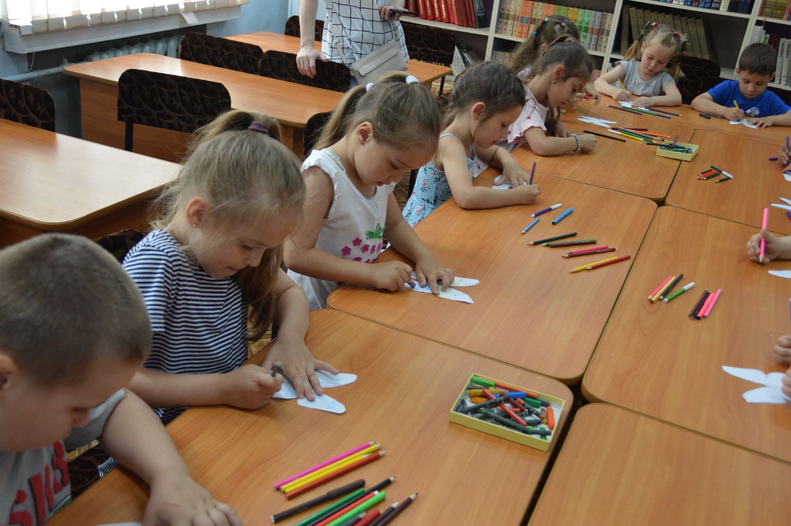 Международный день друзей, шатура, культурная шатура, библиотека, библиотекарь, дети,