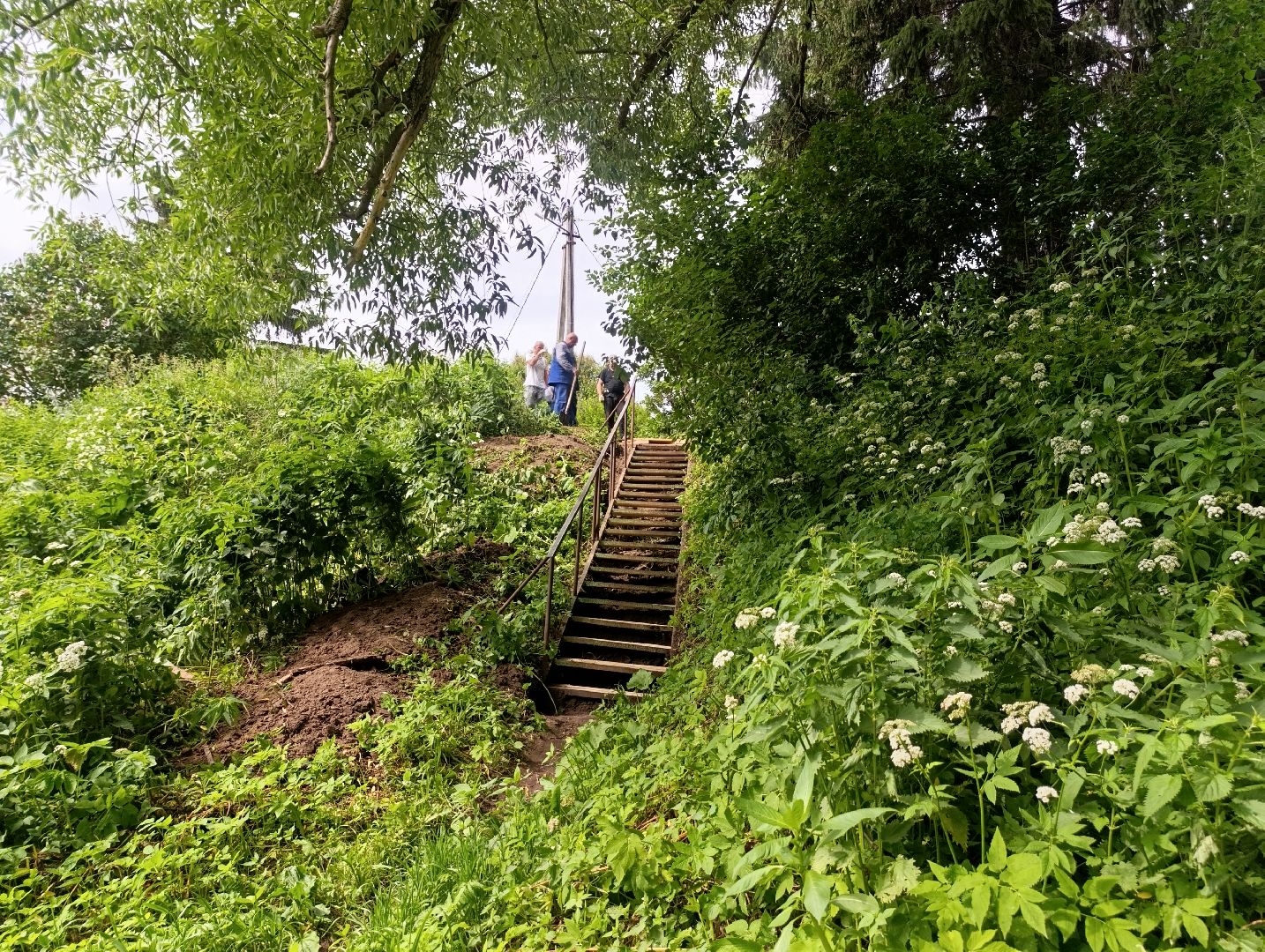 Бронницы, мбу благоустройство, ремонт лестницы, Лестница к колодцу, Выездная администрация,