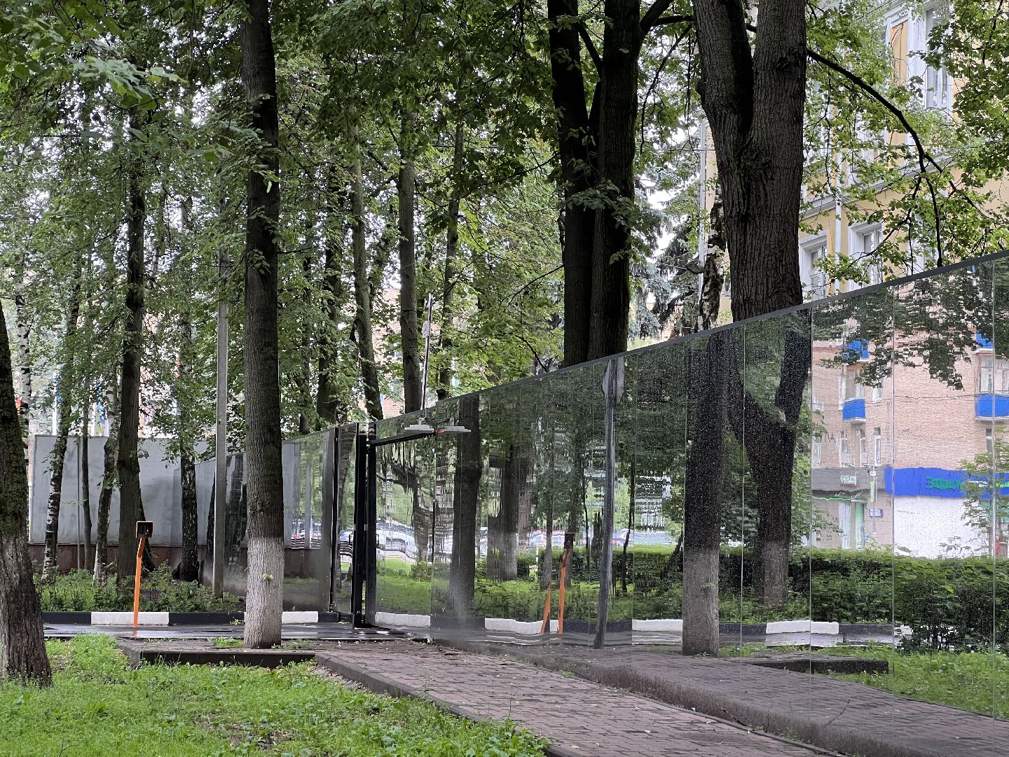 химки, благоустройство, здание администрации, забор,