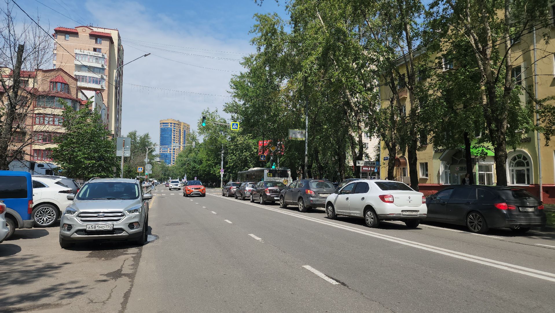 Реутов, наукоград, день россии, флаг, герб, гимн, автопробег, дань уважения,