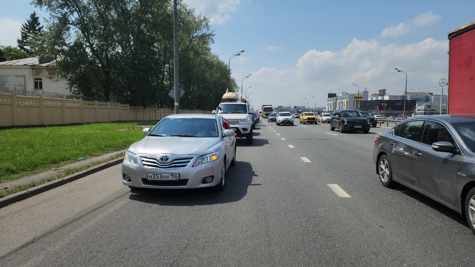 Реутов, наукоград, день россии, флаг, герб, гимн, автопробег, дань уважения,