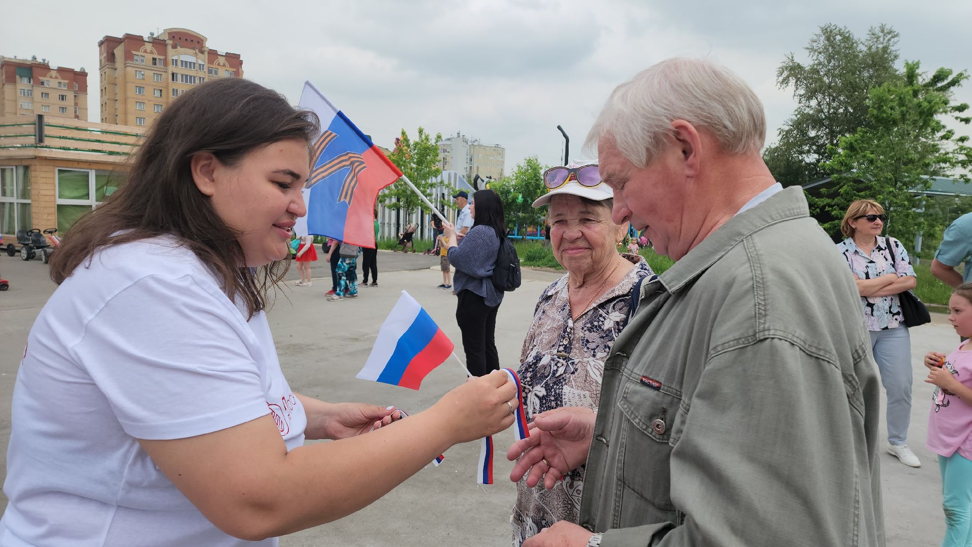 День России, Ленточка, Триколор, Долгопрудный, праздник, патриотизм,
