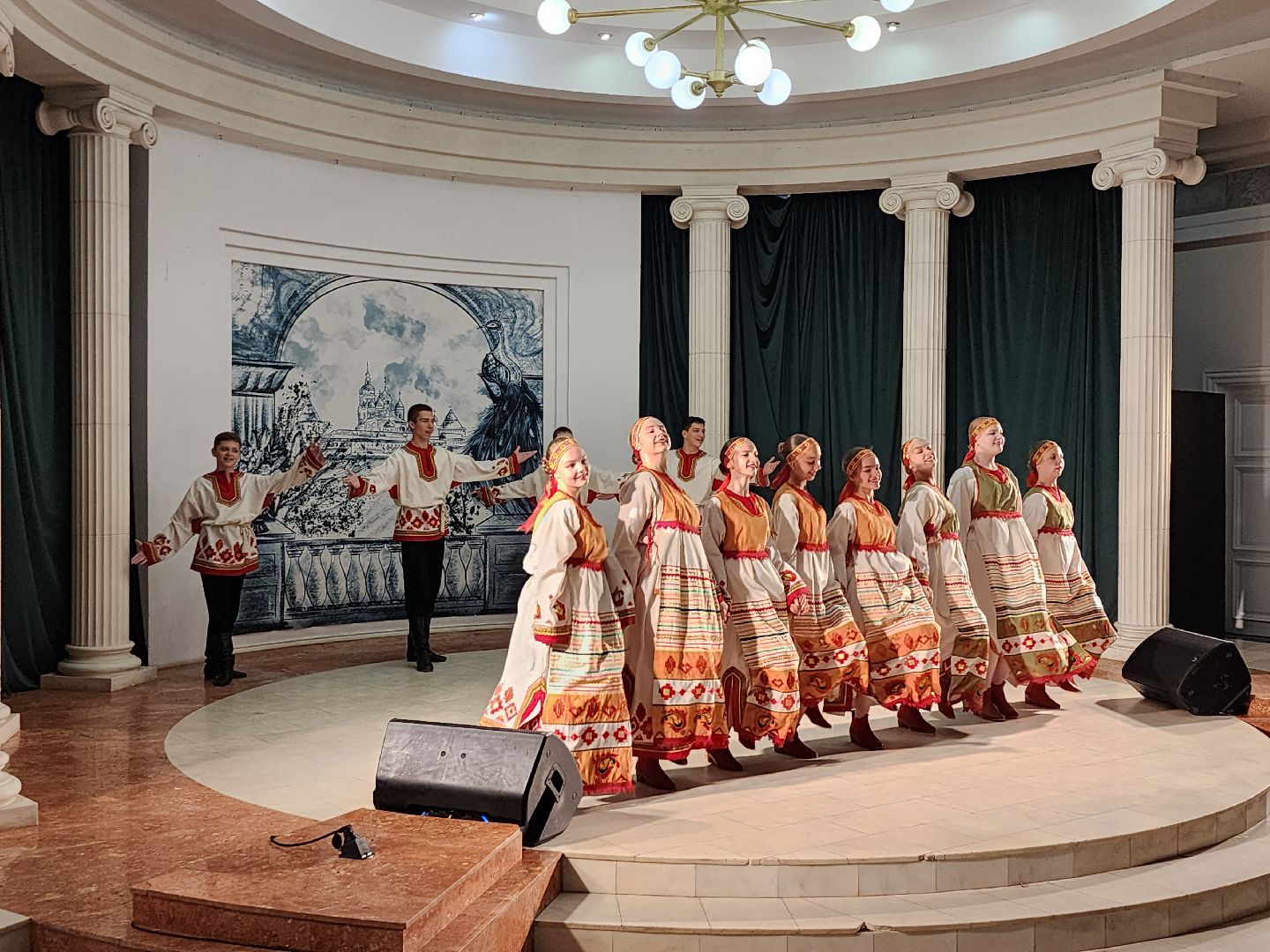 серпухов, подмосковье, акция гимн россии, день россии, день россии 2024,