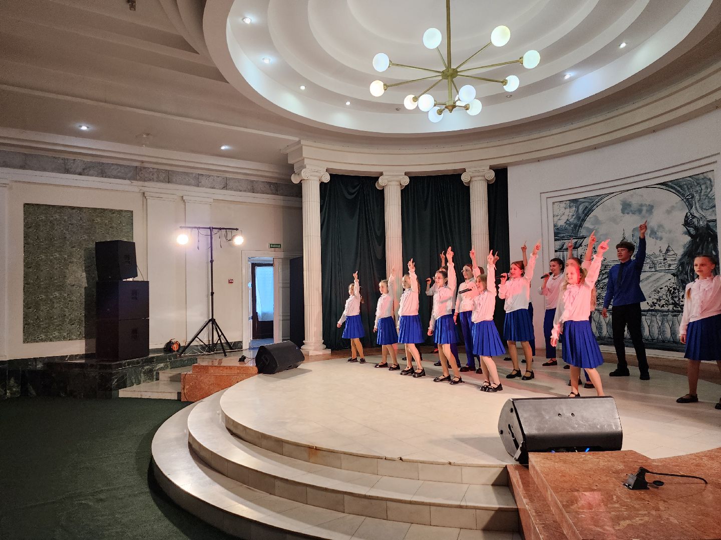 серпухов, подмосковье, акция гимн россии, день россии, день россии 2024,