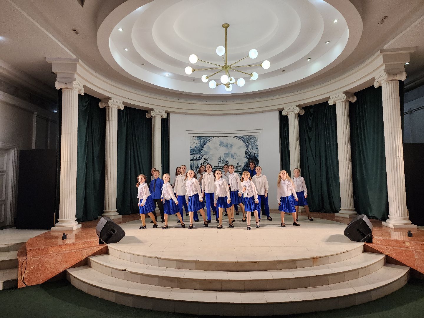 серпухов, подмосковье, акция гимн россии, день россии, день россии 2024,