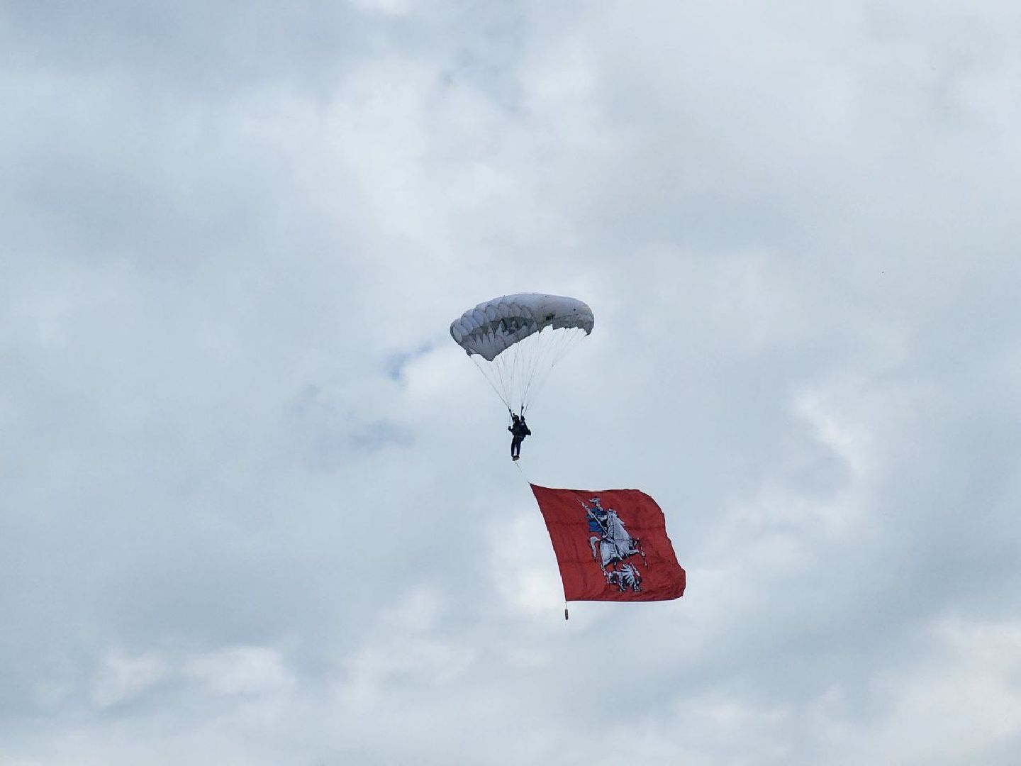 чехов, день россии, парашют, аэродром волосово, праздник,