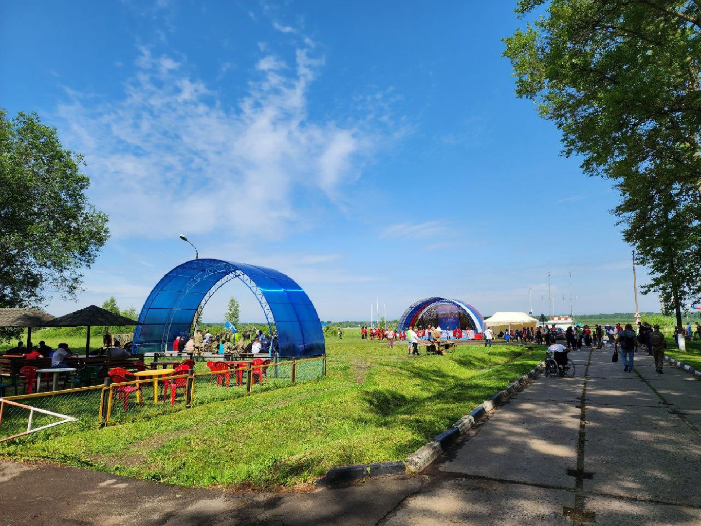 чехов, день россии, парашют, аэродром волосово, праздник,