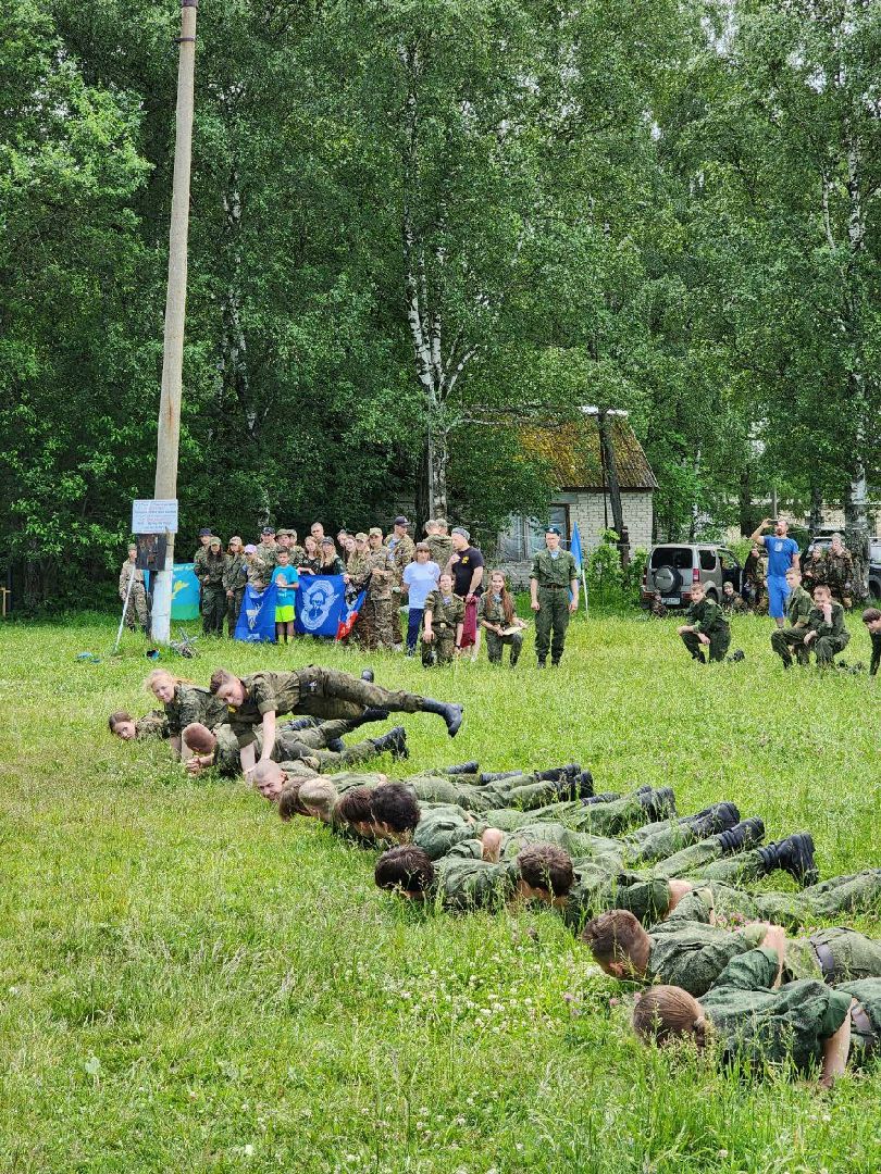 чехов, день россии, парашют, аэродром волосово, праздник,
