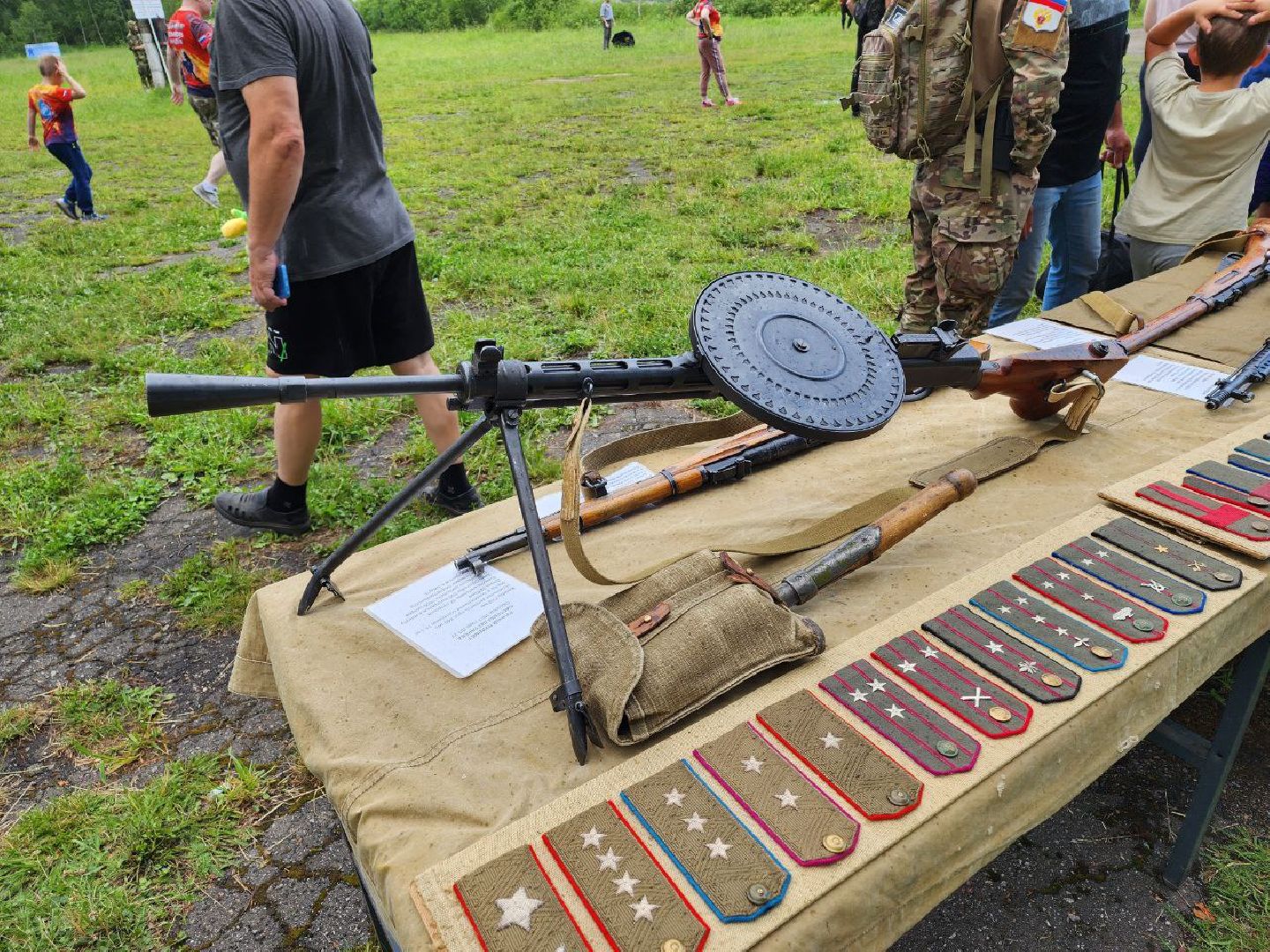чехов, день россии, парашют, аэродром волосово, праздник,