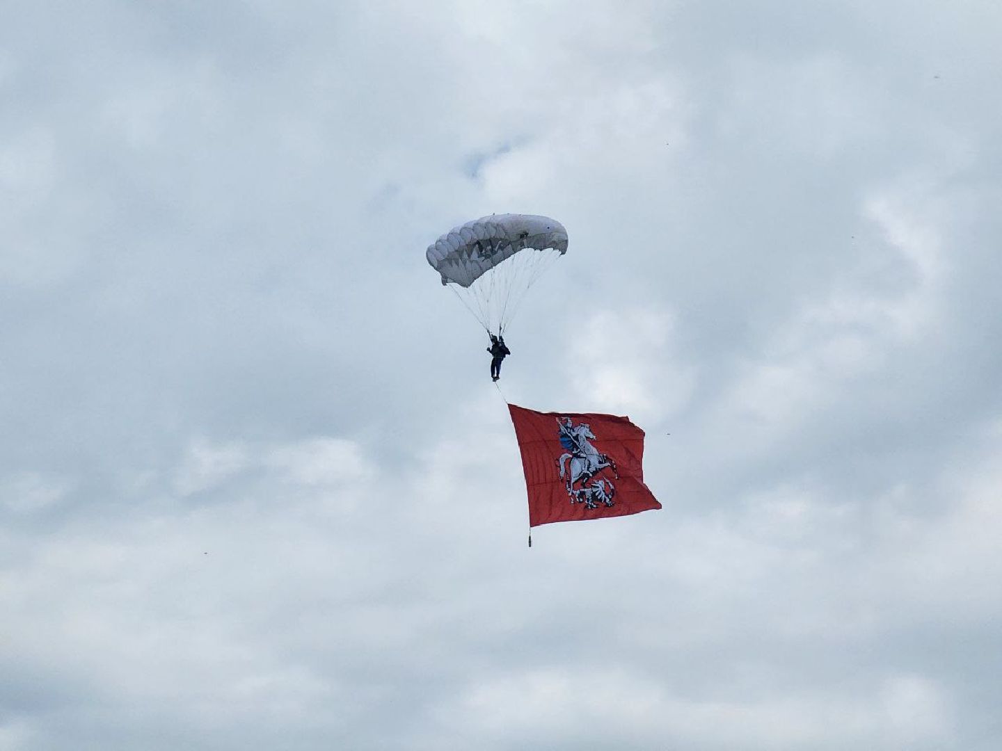 чехов, день россии, парашют, аэродром волосово, праздник,