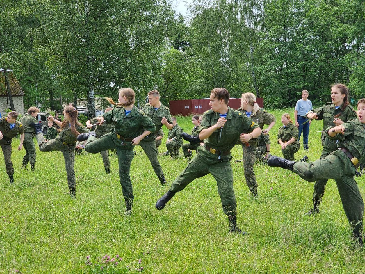 чехов, день россии, праздник, аэродром волосово, десантники,