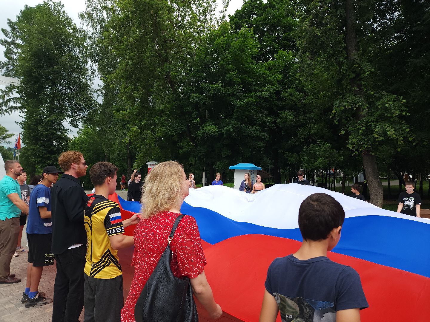 день россии, флаг россии, флешмоб,