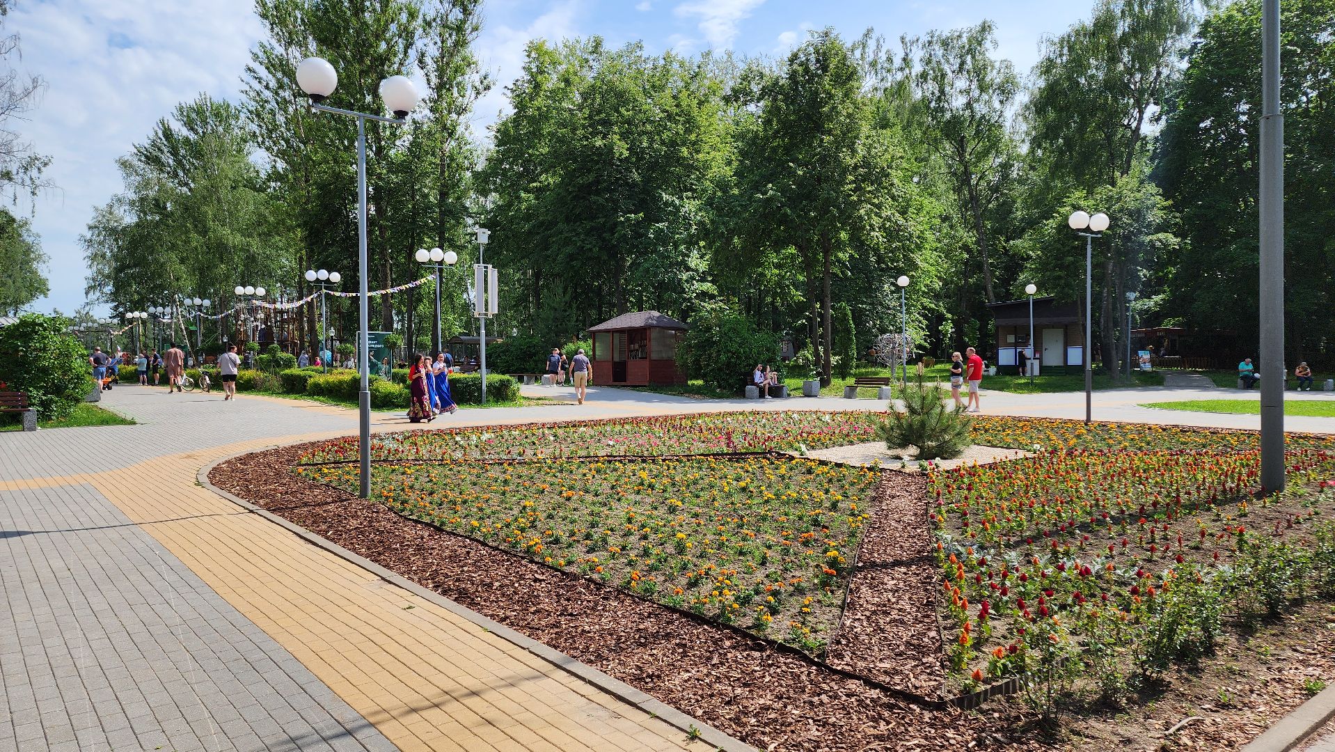 кашира, городской парк, день россии, флаг россии, триколор, фотозона, матрешка, хохлома,