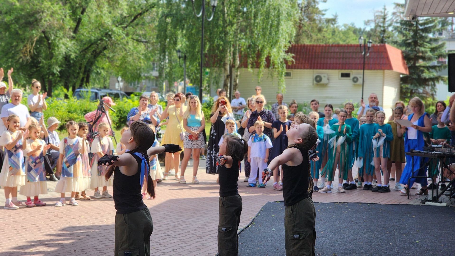 день россии 2024, протвинский арбат, праздник, концерт, дк протон,