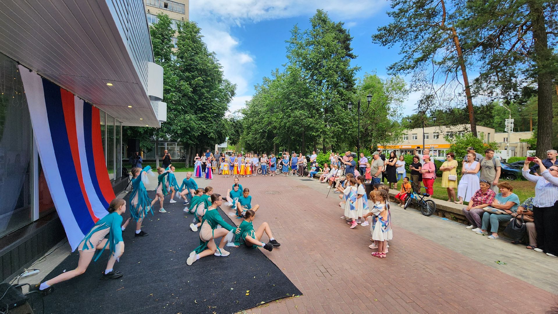 день россии 2024, протвинский арбат, праздник, концерт, дк протон,