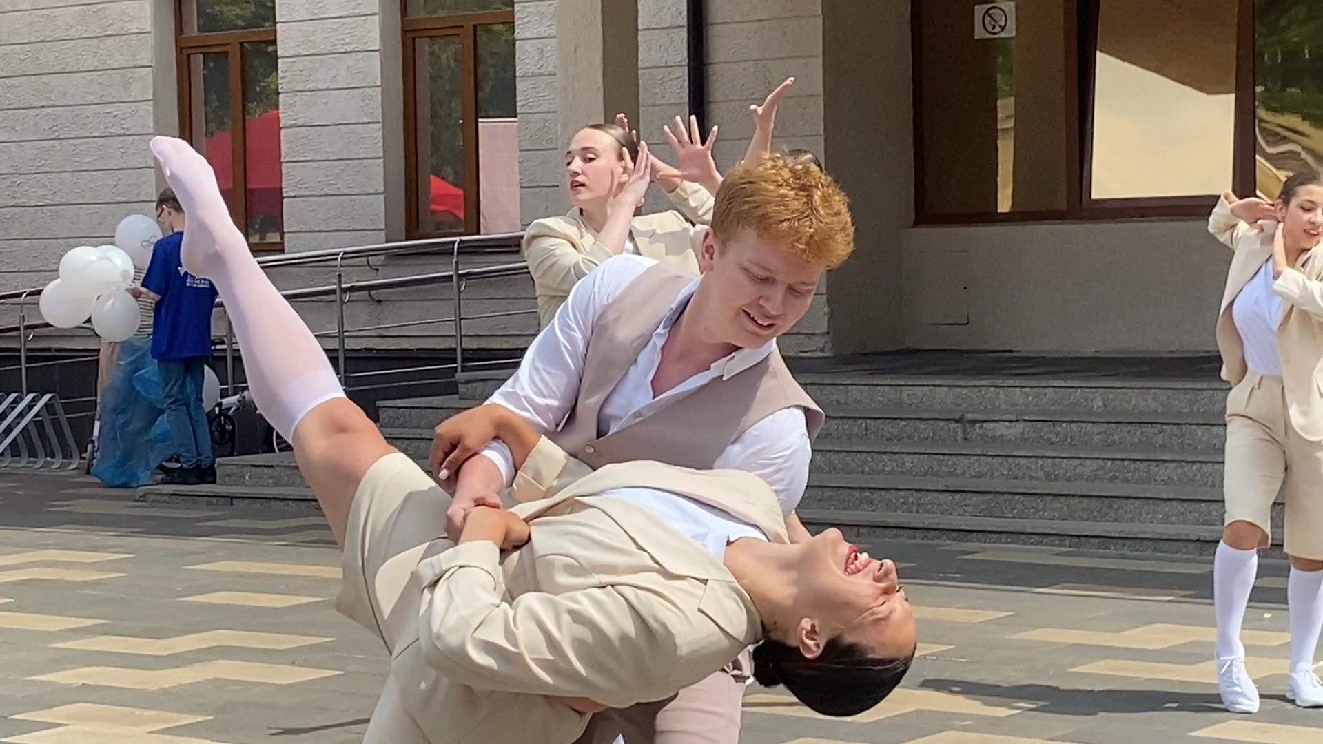 праздник во власихе, 12 июня - день россии, день россии 2024, власиха день россии, концерт на площади ДК Власихи,