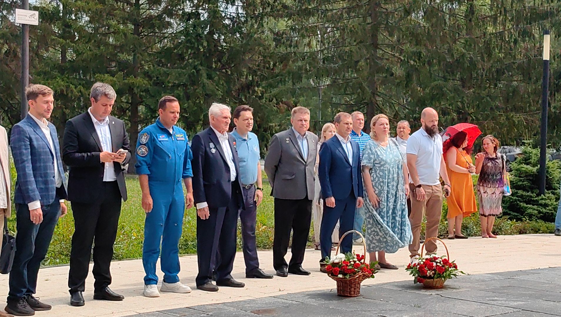 день россии 2024, капсула времени, послания будущим поколениям, памятник Гагарина, лётчик, звездный городок,