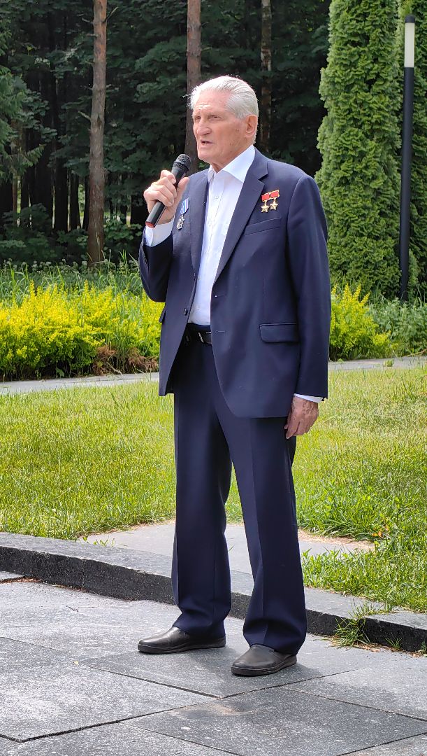 день россии 2024, капсула времени, послания будущим поколениям, памятник Гагарина, лётчик, звездный городок,