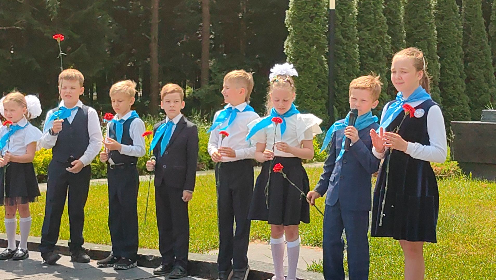 день россии 2024, капсула времени, послания будущим поколениям, памятник Гагарина, лётчик, звездный городок,